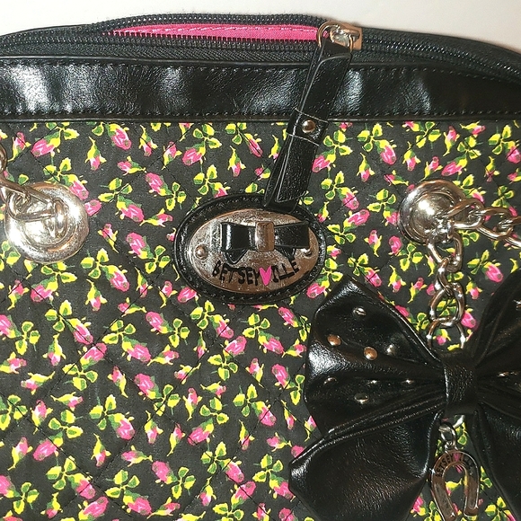 Betsey Johnson Betseyville Vegan Floral Stud Bow  Quilted Shoulder Bag Purse - Picture 9 of 17
